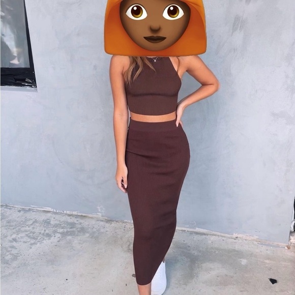 Sabrina Sweater skirt set Color Brown Size Small NWT - Picture 2 of 12